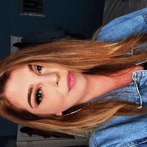 Meet your Posher, Desiree